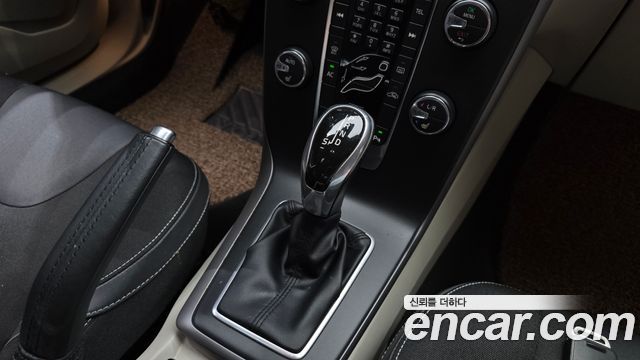 Volvo V40 2014 — photo 9