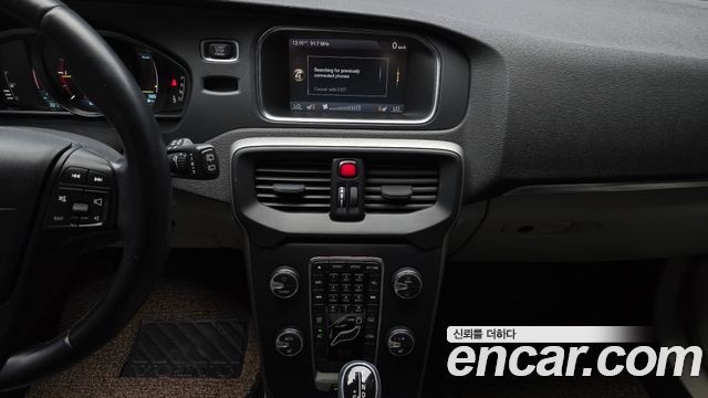 Volvo V40 2014 — photo 14
