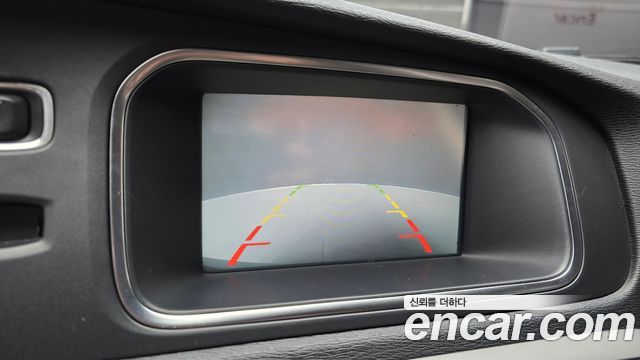 Volvo V40 2014 — photo 15