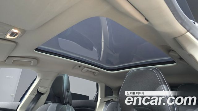 Volvo V40 2014 — photo 19