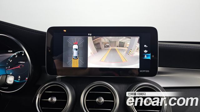 Mercedes-Benz GLC-Class 2021 — photo 21