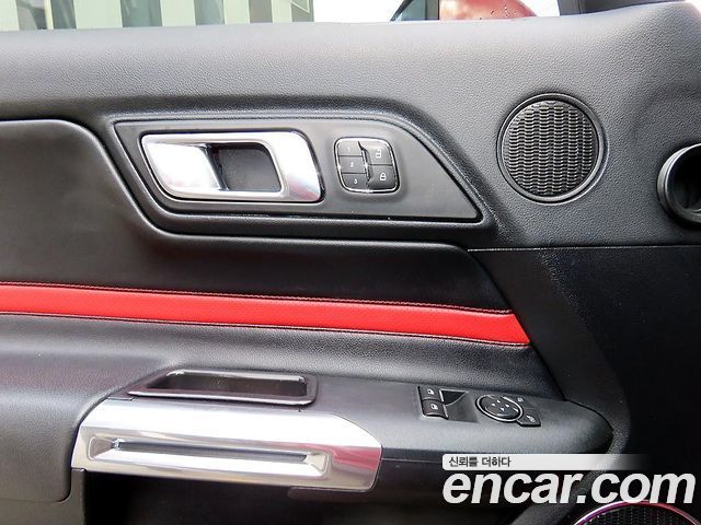Ford Mustang 2018 — photo 11