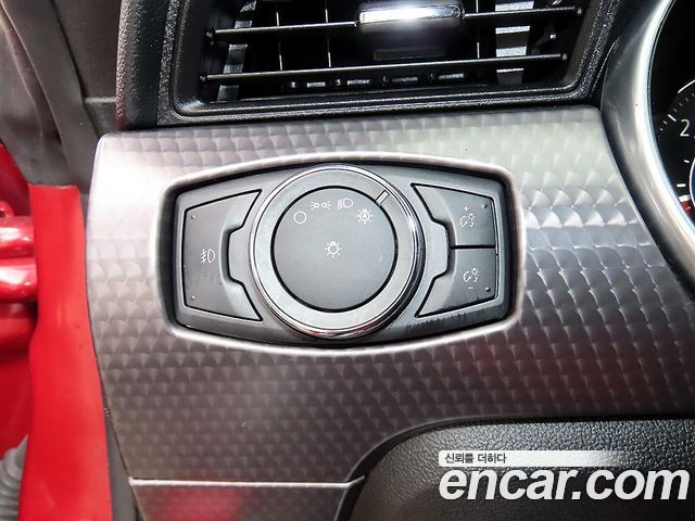 Ford Mustang 2018 — photo 12