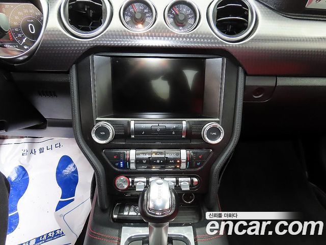Ford Mustang 2018 — photo 13