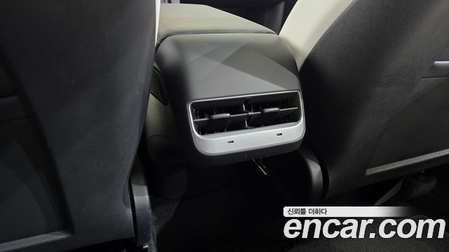 Tesla Model Y 2024 — photo 21