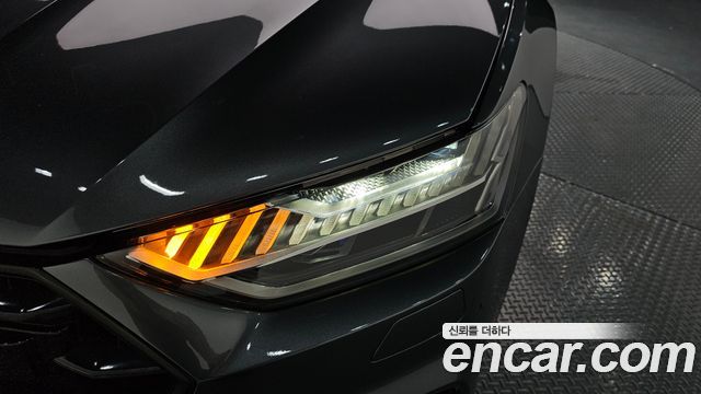 Audi A7 2021 — photo 8