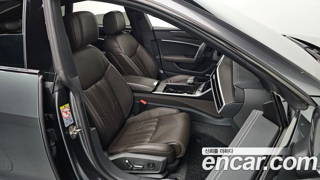 Audi A7 2021 — photo 16