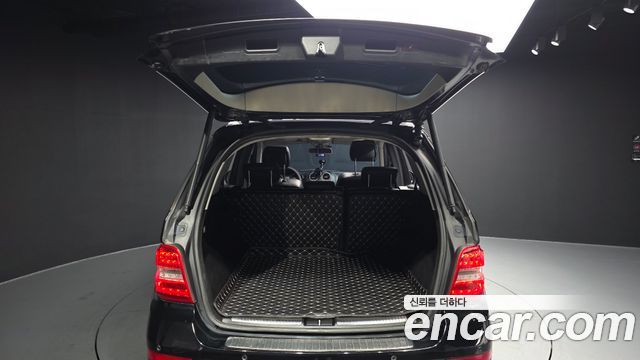 Mercedes-Benz M-class 2010 — photo 26