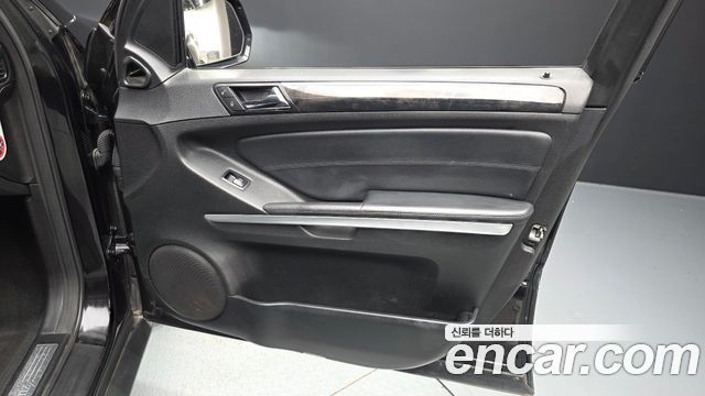 Mercedes-Benz M-class 2010 — photo 14
