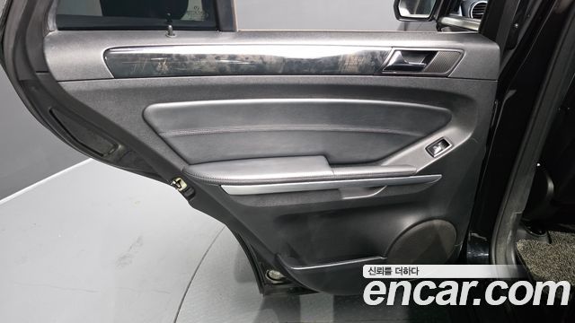 Mercedes-Benz M-class 2010 — photo 15