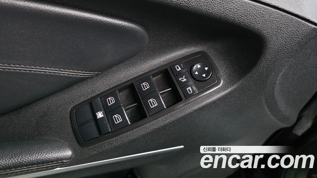 Mercedes-Benz M-class 2010 — photo 32