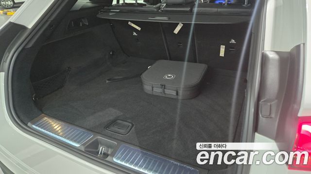 Mercedes-Benz EQE 2026 — photo 10