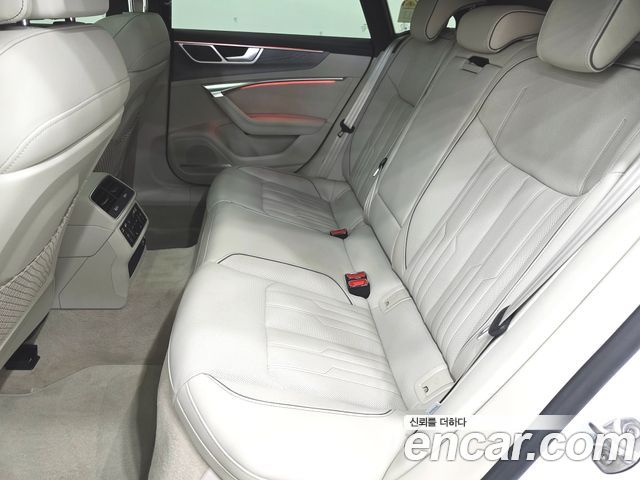 Audi A7 2025 — photo 17