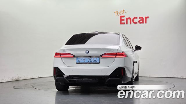 BMW i5 2025 — photo 4