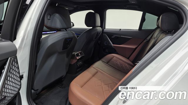BMW i5 2025 — photo 16
