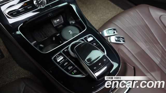 Mercedes-Benz CLS-Class 2019 — photo 28
