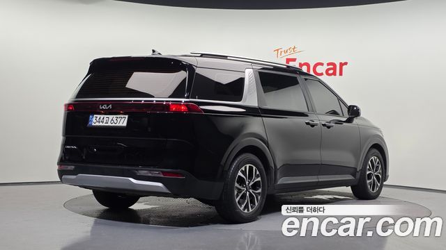 Kia Canival 2022 — photo 2