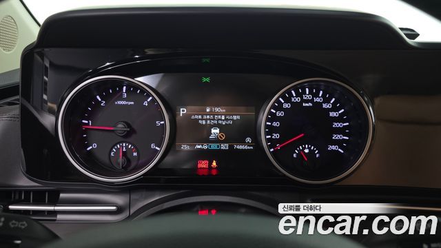 Kia Canival 2022 — photo 11