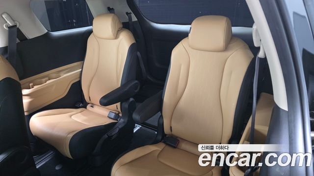 Kia Canival 2022 — photo 18