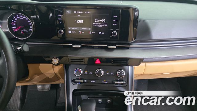 Kia Canival 2022 — photo 21