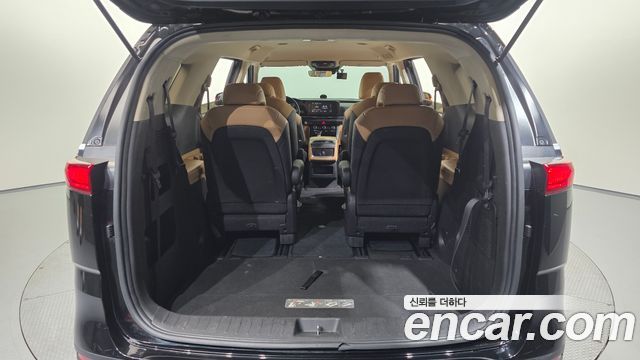 Kia Canival 2022 — photo 28