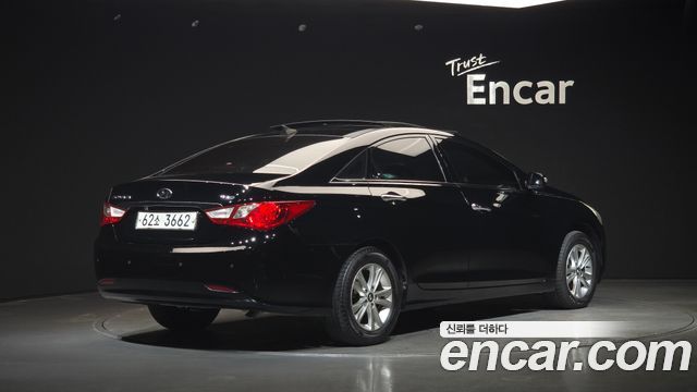 Hyundai Sonata 2011 — photo 2