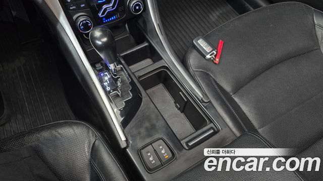 Hyundai Sonata 2011 — photo 9