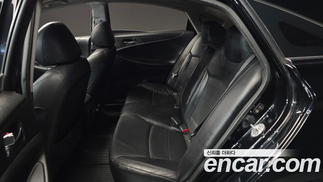 Hyundai Sonata 2011 — photo 12