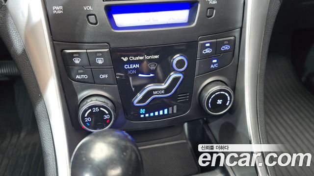 Hyundai Sonata 2011 — photo 15