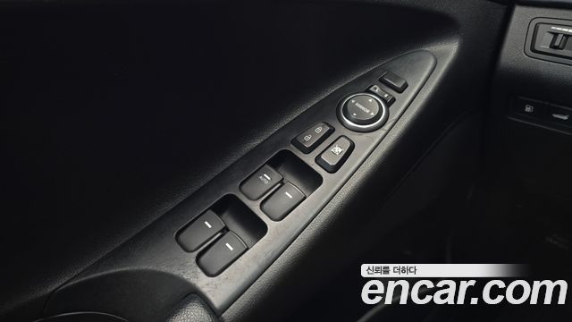 Hyundai Sonata 2011 — photo 17