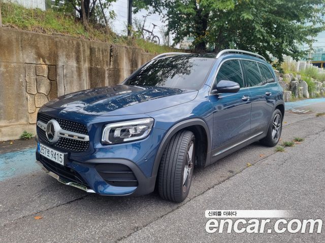 Mercedes-Benz GLB-Class 2023 — photo 2