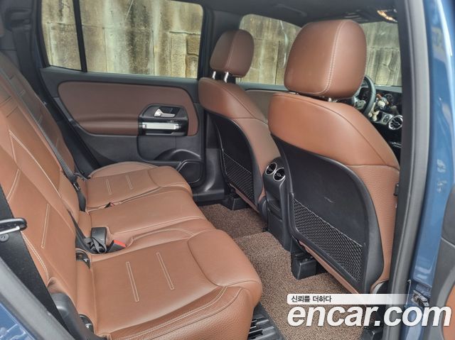 Mercedes-Benz GLB-Class 2023 — photo 12