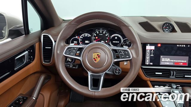 Porsche Cayenne 2021 — photo 19