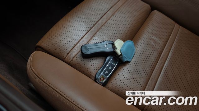 Porsche Cayenne 2021 — photo 21