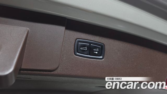 Porsche Cayenne 2021 — photo 23