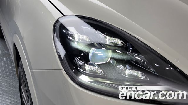 Porsche Cayenne 2021 — photo 8