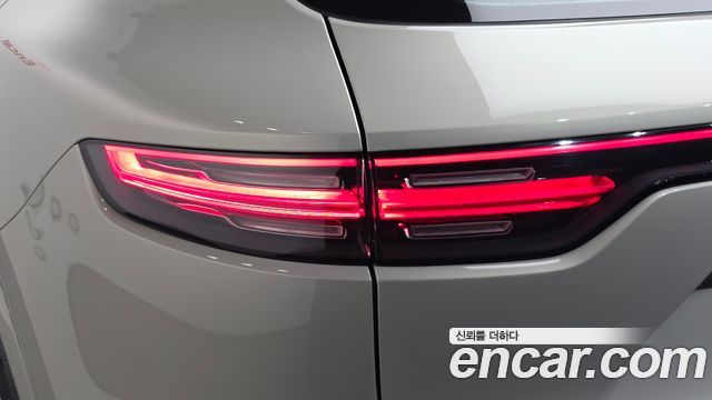 Porsche Cayenne 2021 — photo 9