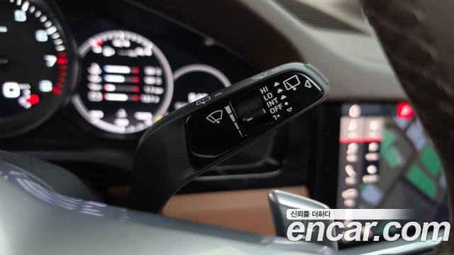 Porsche Cayenne 2021 — photo 28