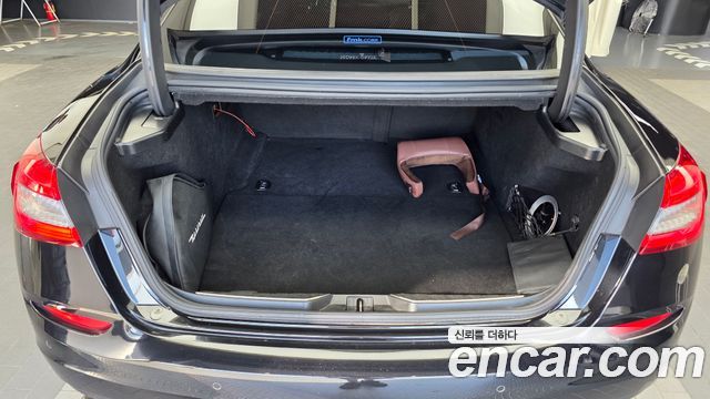 Maserati Quattroporte 2015 — photo 20