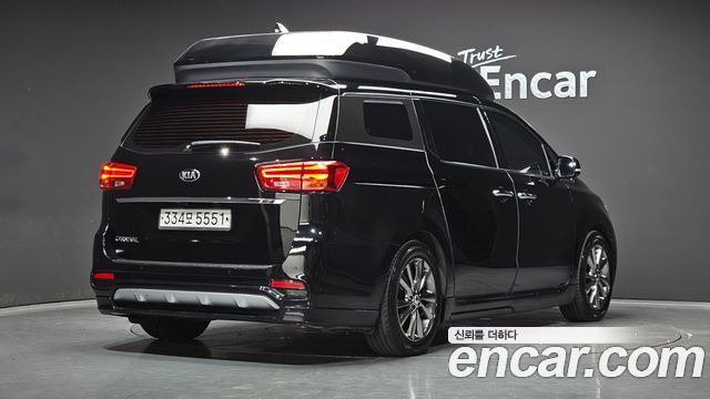 Kia Canival 2020 — photo 2