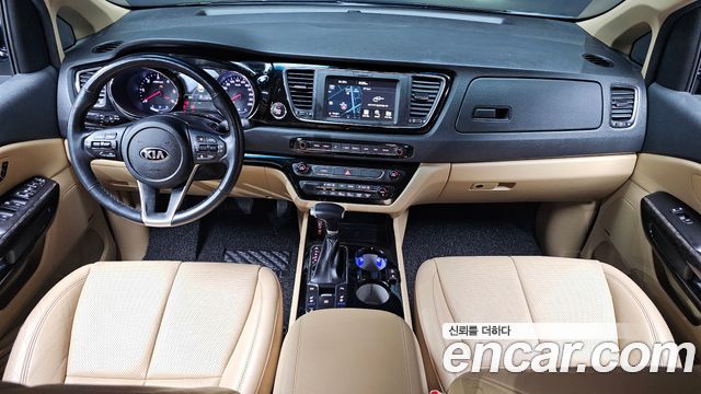 Kia Canival 2020 — photo 7