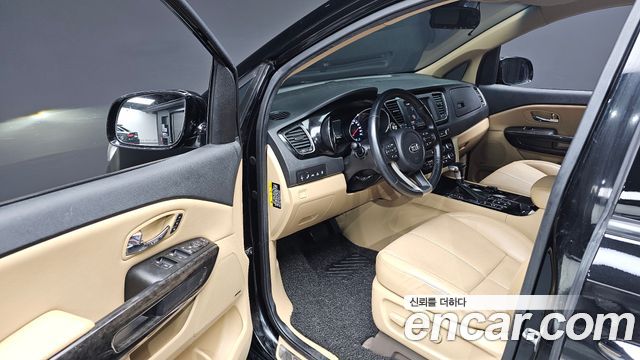Kia Canival 2020 — photo 10