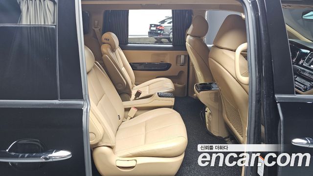 Kia Canival 2020 — photo 11