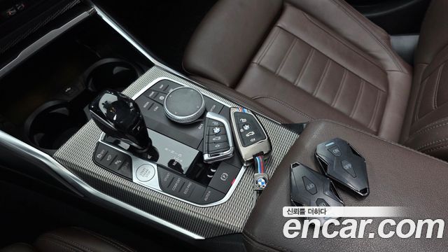 BMW 3-Series 2019 — photo 12