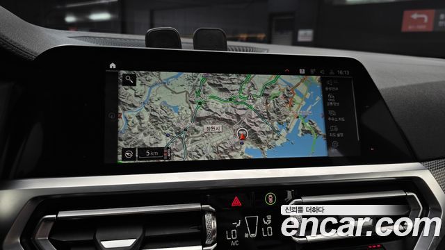 BMW 3-Series 2019 — photo 20