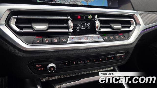 BMW 3-Series 2019 — photo 24