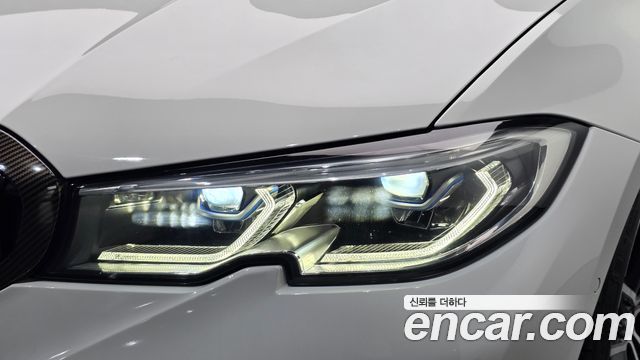 BMW 3-Series 2019 — photo 8