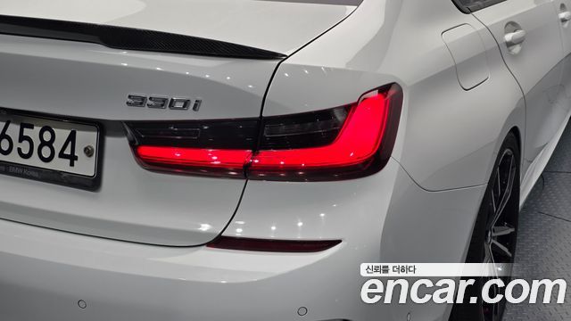 BMW 3-Series 2019 — photo 9