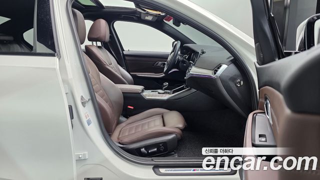 BMW 3-Series 2019 — photo 16