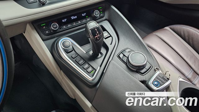 BMW i8 2016 — photo 9